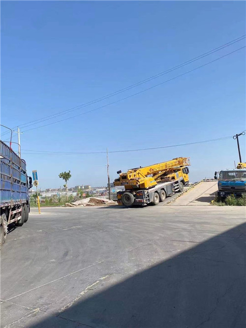 萝北县25吨吊车的租赁价格大概是多少？