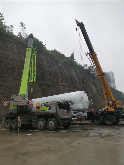 萝北县“不怕风雨冻”—— 吊车的 “恶劣环境适应” 技术