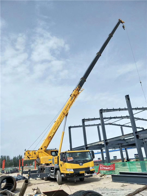 萝北县超高层建筑钢结构吊装案例